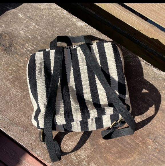 Wooven backpack purse - Picture 6 of 7